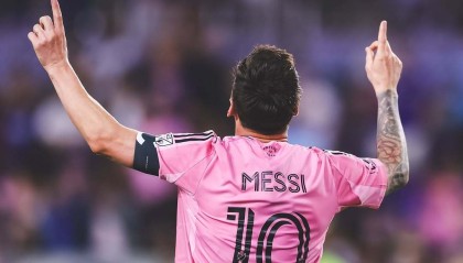 stake-马斯切拉诺：梅西是历史第一人！但也需要看到队友反馈！